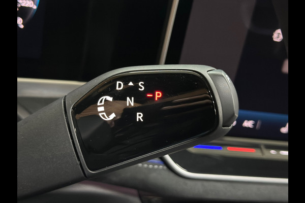 Volkswagen Passat Variant 1.5 eHybrid R-Line Black Edition | Garantie tot 2031 |272PK| Pano | Matrix | HUD | Massage | Trekhaak