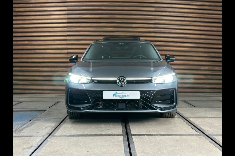 Volkswagen Passat Variant 1.5 eHybrid R-Line Black Edition | Garantie tot 2031 |272PK| Pano | Matrix | HUD | Massage | Trekhaak