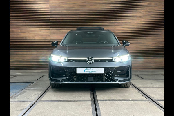 Volkswagen Passat Variant 1.5 eHybrid R-Line Black Edition | Garantie tot 2031 |272PK| Pano | Matrix | HUD | Massage | Trekhaak