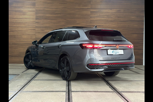 Volkswagen Passat Variant 1.5 eHybrid R-Line Black Edition | Garantie tot 2031 |272PK| Pano | Matrix | HUD | Massage | Trekhaak