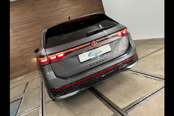 Volkswagen Passat Variant 1.5 eHybrid R-Line Black Edition | Garantie tot 2031 |272PK| Pano | Matrix | HUD | Massage | Trekhaak