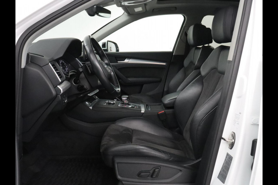 Audi Q5 50 TFSI e quattro S edition | SOH 85,5% | Panoramadak | Half leder | Stoelverwarming | Adaptive cruise | Dodehoek detectie | Camera | Park assist | Navigatie | Bluetooth | Climate control