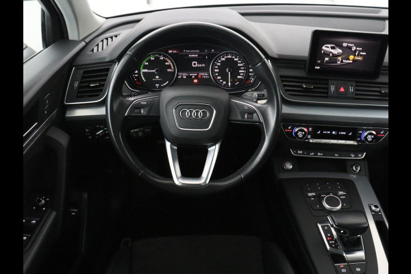 Audi Q5 50 TFSI e quattro S edition | SOH 85,5% | Panoramadak | Half leder | Stoelverwarming | Adaptive cruise | Dodehoek detectie | Camera | Park assist | Navigatie | Bluetooth | Climate control