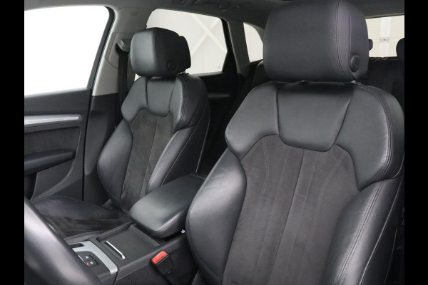 Audi Q5 50 TFSI e quattro S edition | SOH 85,5% | Panoramadak | Half leder | Stoelverwarming | Adaptive cruise | Dodehoek detectie | Camera | Park assist | Navigatie | Bluetooth | Climate control