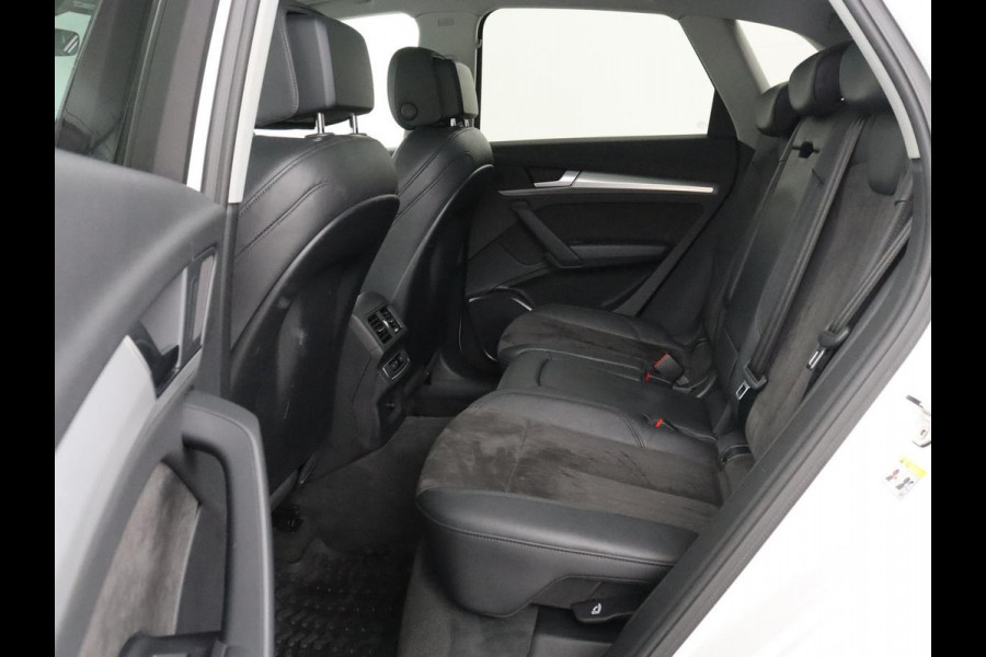 Audi Q5 50 TFSI e quattro S edition | SOH 85,5% | Panoramadak | Half leder | Stoelverwarming | Adaptive cruise | Dodehoek detectie | Camera | Park assist | Navigatie | Bluetooth | Climate control