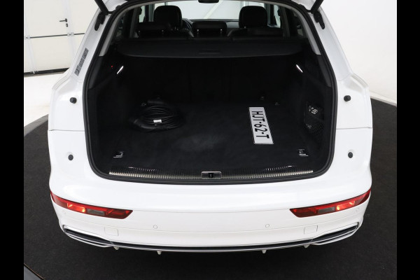 Audi Q5 50 TFSI e quattro S edition | SOH 85,5% | Panoramadak | Half leder | Stoelverwarming | Adaptive cruise | Dodehoek detectie | Camera | Park assist | Navigatie | Bluetooth | Climate control