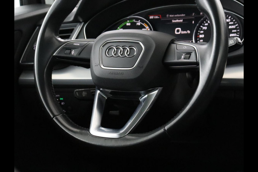 Audi Q5 50 TFSI e quattro S edition | SOH 85,5% | Panoramadak | Half leder | Stoelverwarming | Adaptive cruise | Dodehoek detectie | Camera | Park assist | Navigatie | Bluetooth | Climate control