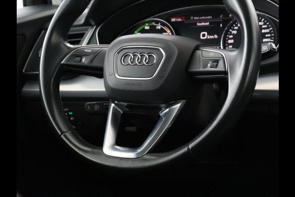 Audi Q5 50 TFSI e quattro S edition | SOH 85,5% | Panoramadak | Half leder | Stoelverwarming | Adaptive cruise | Dodehoek detectie | Camera | Park assist | Navigatie | Bluetooth | Climate control