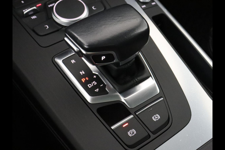 Audi Q5 50 TFSI e quattro S edition | SOH 85,5% | Panoramadak | Half leder | Stoelverwarming | Adaptive cruise | Dodehoek detectie | Camera | Park assist | Navigatie | Bluetooth | Climate control