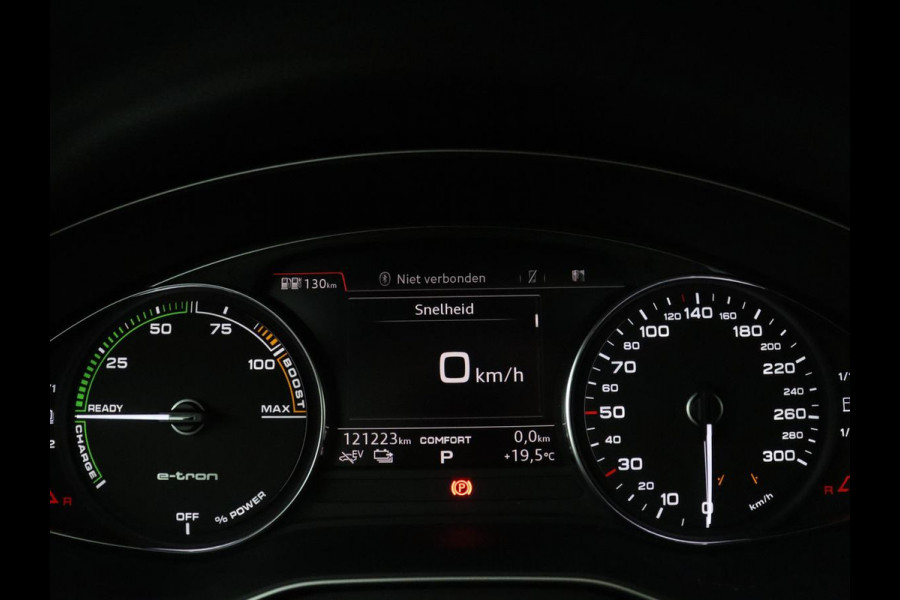 Audi Q5 50 TFSI e quattro S edition | SOH 85,5% | Panoramadak | Half leder | Stoelverwarming | Adaptive cruise | Dodehoek detectie | Camera | Park assist | Navigatie | Bluetooth | Climate control