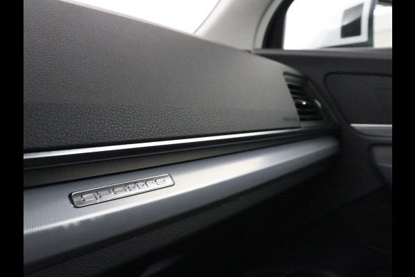 Audi Q5 50 TFSI e quattro S edition | SOH 85,5% | Panoramadak | Half leder | Stoelverwarming | Adaptive cruise | Dodehoek detectie | Camera | Park assist | Navigatie | Bluetooth | Climate control