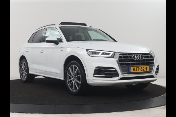 Audi Q5 50 TFSI e quattro S edition | SOH 85,5% | Panoramadak | Half leder | Stoelverwarming | Adaptive cruise | Dodehoek detectie | Camera | Park assist | Navigatie | Bluetooth | Climate control