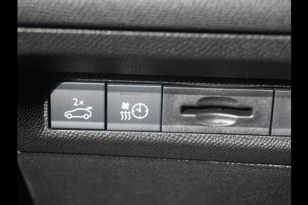 Peugeot e-408 GT Avantage 58 kWh Panoramadak SoH 99%