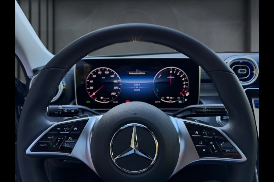 Mercedes-Benz C-Klasse Estate 300e T AVANTGARDE ** LED, PANO, TREKH, MEMORY, BURMESTER, WINTER, 18-inch LMV ** Ex MB-AG - UNFALLFREI ** ** INFORMEER OOK NAAR ONZE AANTREKKELIJKE FINANCIAL-LEASE TARIEVEN **