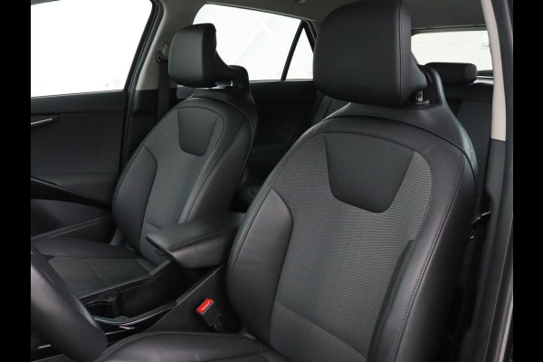 Kia Niro EV DynamicLine 64.8 kWh | SOH 95,4% | Half leder | Adaptive cruise | Trekhaak | Camera | Park assist | Climate control | Carplay | Full LED