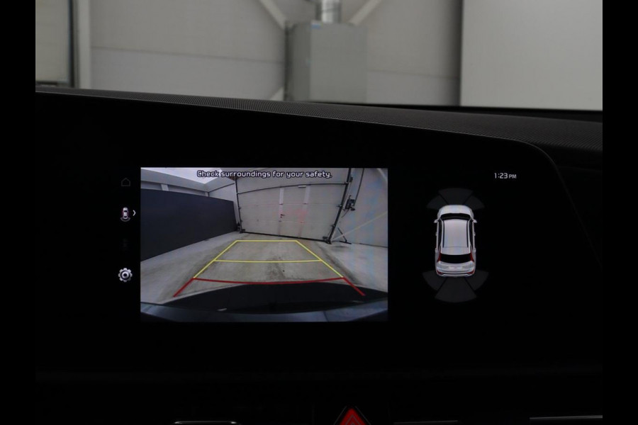 Kia Niro EV DynamicLine 64.8 kWh | SOH 95,4% | Half leder | Adaptive cruise | Trekhaak | Camera | Park assist | Climate control | Carplay | Full LED