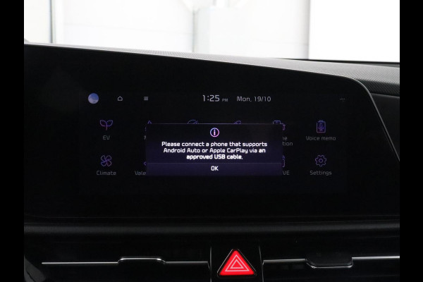 Kia Niro EV DynamicLine 64.8 kWh | SOH 95,4% | Half leder | Adaptive cruise | Trekhaak | Camera | Park assist | Climate control | Carplay | Full LED