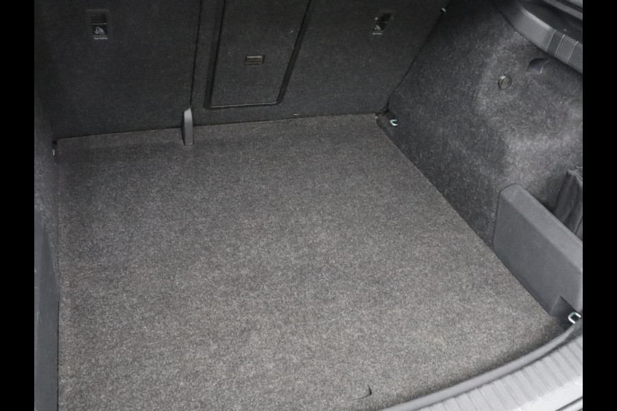 Škoda Enyaq iV 60 | SOH 91,8% | Cruise control | Stuur/stoel verwarming | Camera | Park assist | Sfeerverlichting | Climate control | Carplay