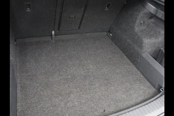 Škoda Enyaq iV 60 | SOH 91,8% | Cruise control | Stuur/stoel verwarming | Camera | Park assist | Sfeerverlichting | Climate control | Carplay