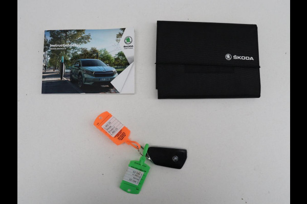 Škoda Enyaq iV 60 | SOH 91,8% | Cruise control | Stuur/stoel verwarming | Camera | Park assist | Sfeerverlichting | Climate control | Carplay