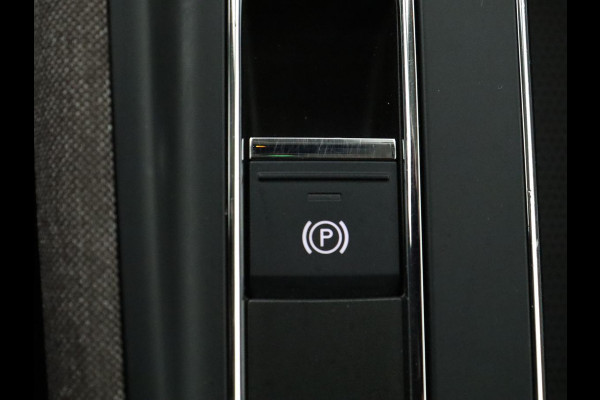 Škoda Enyaq iV 60 | SOH 91,8% | Cruise control | Stuur/stoel verwarming | Camera | Park assist | Sfeerverlichting | Climate control | Carplay