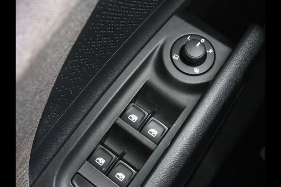 Škoda Enyaq iV 60 | SOH 91,8% | Cruise control | Stuur/stoel verwarming | Camera | Park assist | Sfeerverlichting | Climate control | Carplay