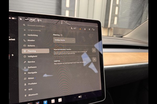 Tesla Model 3 Long Range AWD 75 kWh | SOH: 90,4% | Full Self-Driving Capability Pack | V+A stoel & stuur verwarming |