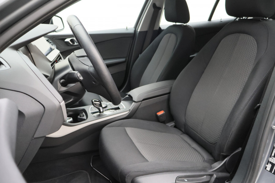 BMW 1-serie 118i Eerste Eigenaar, Virtual Cockpit, Cruise, Apple Carplay, Rijstrooksensor, PDC, 16''