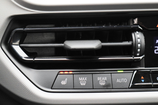 BMW 1-serie 118i Eerste Eigenaar, Virtual Cockpit, Cruise, Apple Carplay, Rijstrooksensor, PDC, 16''