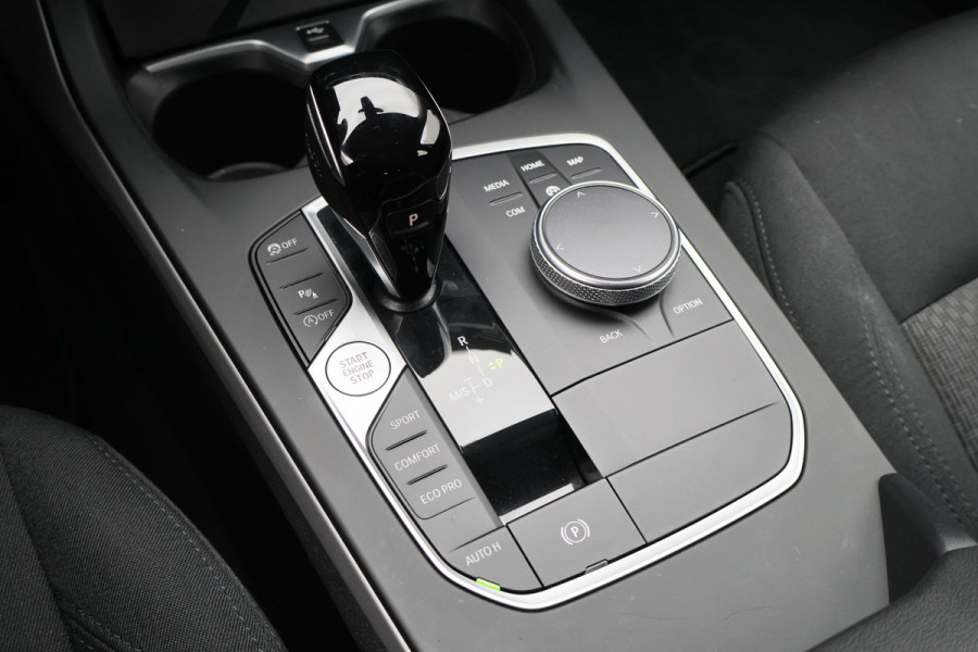 BMW 1-serie 118i Eerste Eigenaar, Virtual Cockpit, Cruise, Apple Carplay, Rijstrooksensor, PDC, 16''