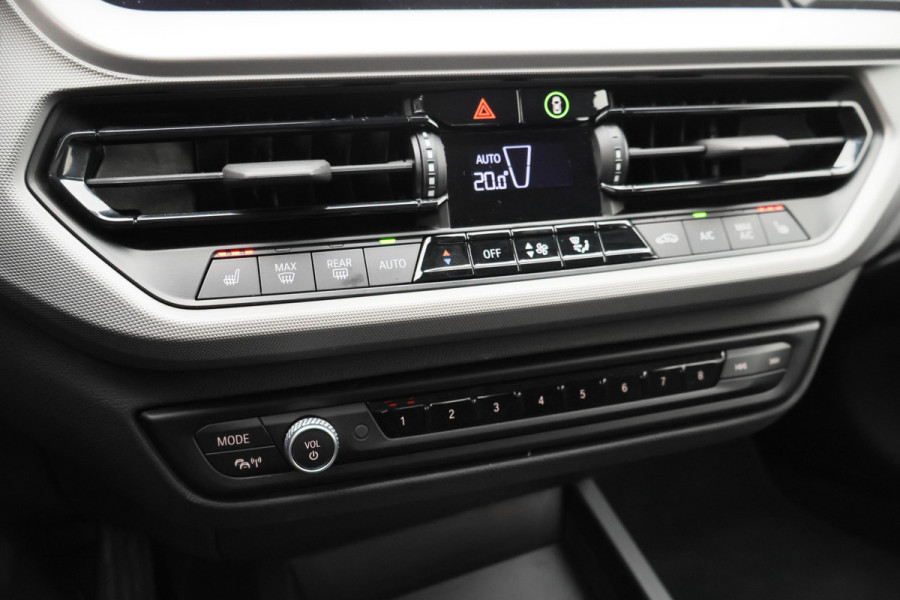 BMW 1-serie 118i Eerste Eigenaar, Virtual Cockpit, Cruise, Apple Carplay, Rijstrooksensor, PDC, 16''