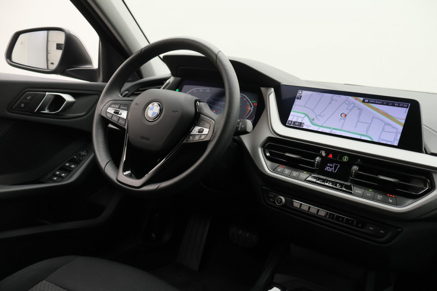 BMW 1-serie 118i Eerste Eigenaar, Virtual Cockpit, Cruise, Apple Carplay, Rijstrooksensor, PDC, 16''