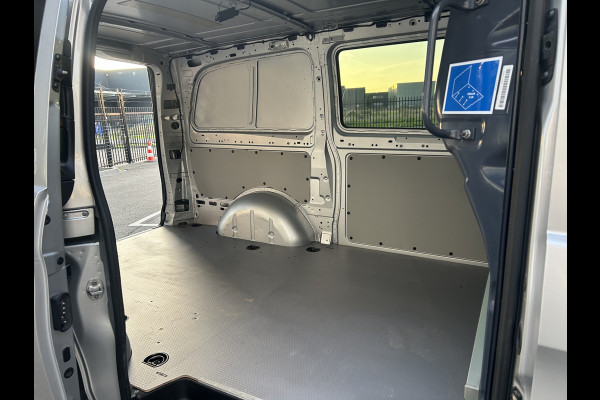 Mercedes-Benz Vito 116 CDI Lang / Automaat / Distronic / Camera / Parkeersensoren / Navigatie / Airco