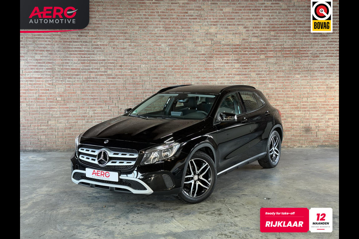 Mercedes-Benz GLA GLA 180 Business Solution PDC / Airco / Navi / Tel. / Camera / Trekhaak Afneembaar / Stoel verw.