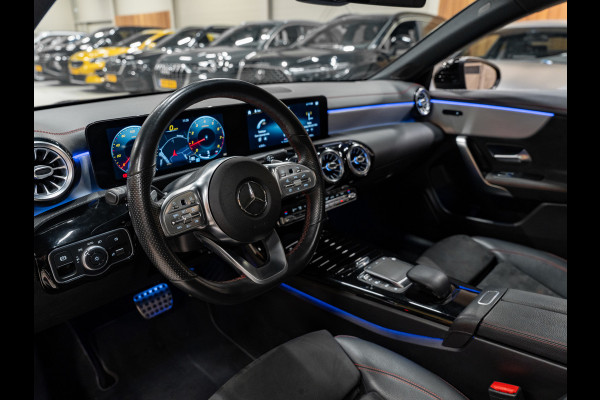 Mercedes-Benz CLA-Klasse CLA 180 AMG Line, Pano, Digi Dash, Voll Led, Apple Carplay, Android Auto, NAP, Cam, Volledig Onderhouden