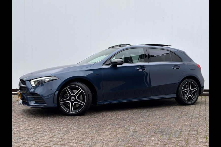 Mercedes-Benz A-Klasse 250 e Business AMG Pano Burmester Adap.Cruise Stoelverw Camera VOL!