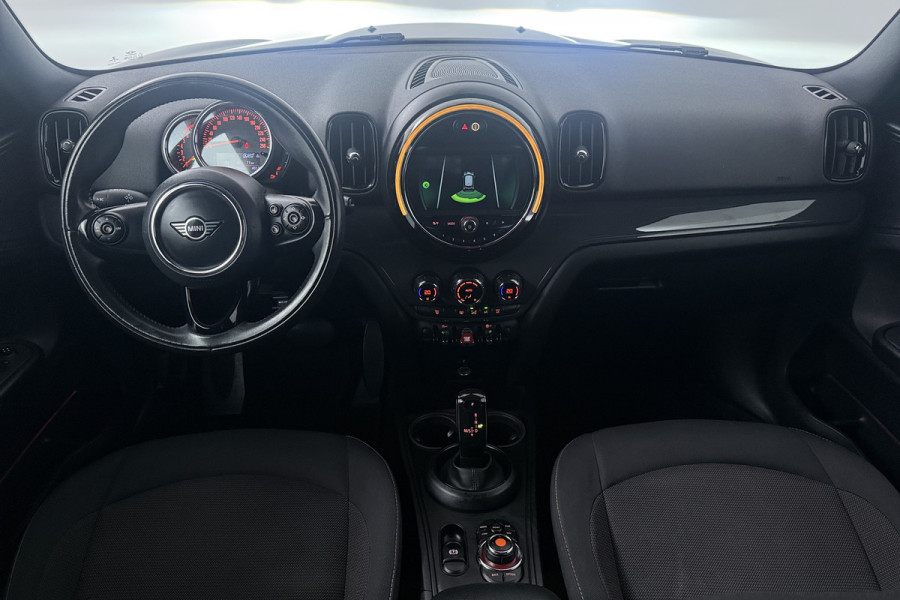 MINI Countryman 1.5 Cooper Chili (NAVIGATIE, PARKEERSENSOREN, CLIMA, STUURBEDIENING)