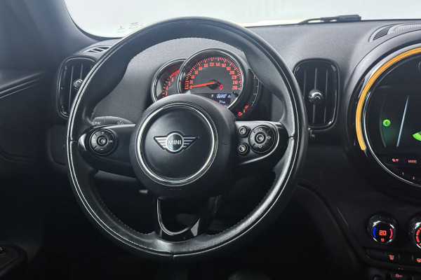 MINI Countryman 1.5 Cooper Chili (NAVIGATIE, PARKEERSENSOREN, CLIMA, STUURBEDIENING)