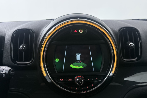 MINI Countryman 1.5 Cooper Chili (NAVIGATIE, PARKEERSENSOREN, CLIMA, STUURBEDIENING)