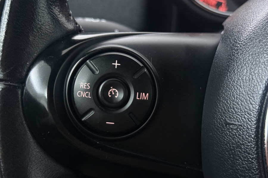 MINI Countryman 1.5 Cooper Chili (NAVIGATIE, PARKEERSENSOREN, CLIMA, STUURBEDIENING)
