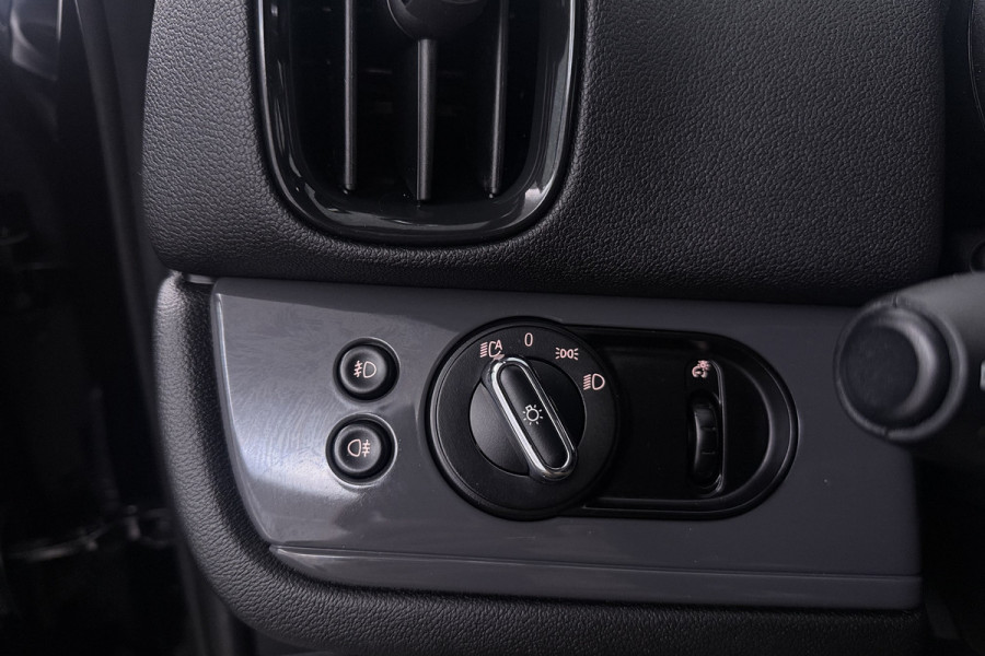 MINI Countryman 1.5 Cooper Chili (NAVIGATIE, PARKEERSENSOREN, CLIMA, STUURBEDIENING)