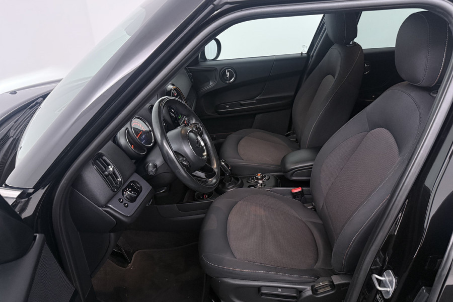 MINI Countryman 1.5 Cooper Chili (NAVIGATIE, PARKEERSENSOREN, CLIMA, STUURBEDIENING)