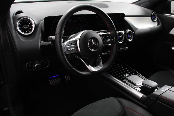 Mercedes-Benz GLA 250 e AMG Line Automaat PHEV Nieuw Model! Leder Navigatie Augmented reality Virtual Cockpit Handsfree elektrische achterklep Dab Stoel verwarming Led Trekhaak