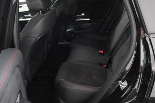 Mercedes-Benz GLA 250 e AMG Line Automaat PHEV Nieuw Model! Leder Navigatie Augmented reality Virtual Cockpit Handsfree elektrische achterklep Dab Stoel verwarming Led Trekhaak