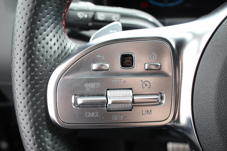 Mercedes-Benz GLA 250 e AMG Line Automaat PHEV Nieuw Model! Leder Navigatie Augmented reality Virtual Cockpit Handsfree elektrische achterklep Dab Stoel verwarming Led Trekhaak