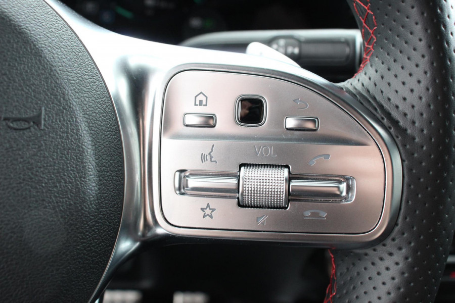 Mercedes-Benz GLA 250 e AMG Line Automaat PHEV Nieuw Model! Leder Navigatie Augmented reality Virtual Cockpit Handsfree elektrische achterklep Dab Stoel verwarming Led Trekhaak