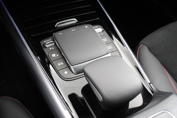 Mercedes-Benz GLA 250 e AMG Line Automaat PHEV Nieuw Model! Leder Navigatie Augmented reality Virtual Cockpit Handsfree elektrische achterklep Dab Stoel verwarming Led Trekhaak