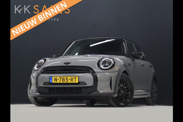MINI 5-deurs 1.5 Cooper Classic [APPLE CARPLAY, CRUISE CONTROL, DIGITAL DASH, SENSOREN ACHTER, SFEERVERLICHTING, CLIMATE CONTROL, HALF LEDER, NAVIGATIE, BLUETOOTH, NIEUWSTAAT]