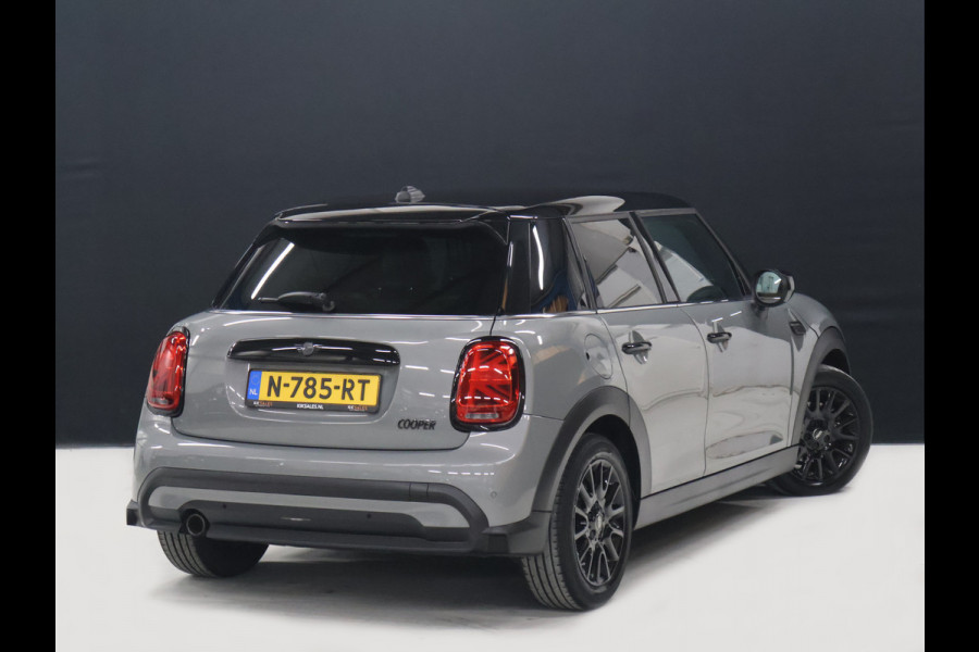MINI 5-deurs 1.5 Cooper Classic [APPLE CARPLAY, CRUISE CONTROL, DIGITAL DASH, SENSOREN ACHTER, SFEERVERLICHTING, CLIMATE CONTROL, HALF LEDER, NAVIGATIE, BLUETOOTH, NIEUWSTAAT]