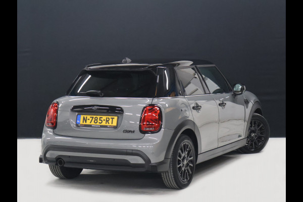 MINI 5-deurs 1.5 Cooper Classic [APPLE CARPLAY, CRUISE CONTROL, DIGITAL DASH, SENSOREN ACHTER, SFEERVERLICHTING, CLIMATE CONTROL, HALF LEDER, NAVIGATIE, BLUETOOTH, NIEUWSTAAT]